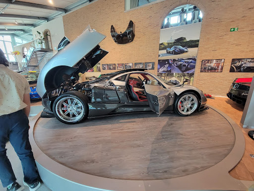 ashley-italy 4 Pagani